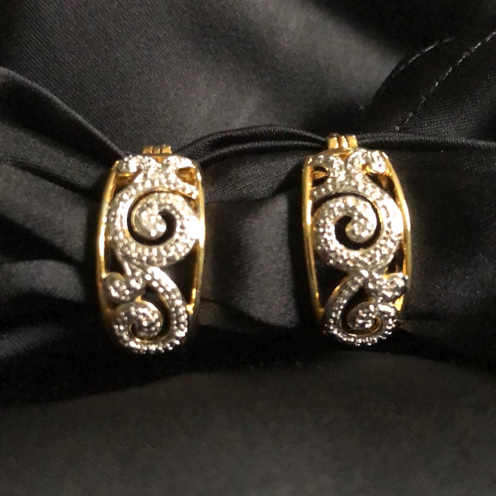 ❤️Diamond Accent earrings